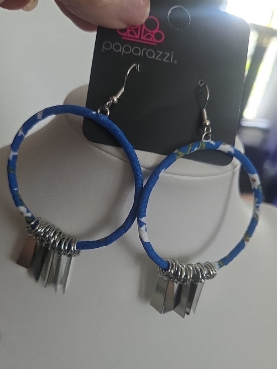 paparazzi Jewelry - Paparazzi Garden Chimes Blue Earrings NWT